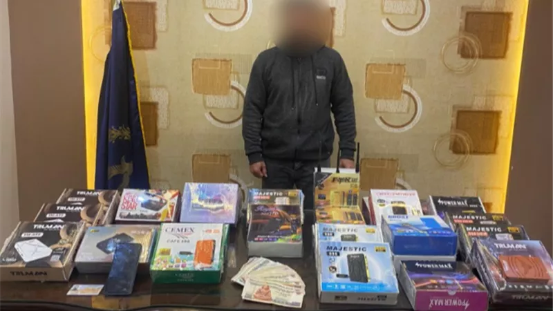 ضبط صاحب محل لبيعه ببيع أجهزة لفك شفرات القنوات الفضائية