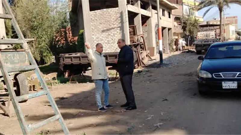 رئيس مدينة دسوق يتفقد منظومة النظافة والتجميل والمشروعات القائمة