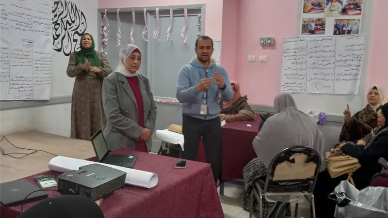 تعليم نجع حمادي:دمج تكنولوجيا المعلومات في مدارس التعليم المجتعى