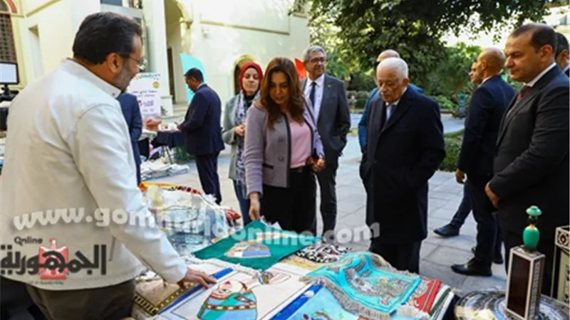 وزيرة التنمية المحلية : إقامة معارض أيادي مصر في مختلف الجامعات