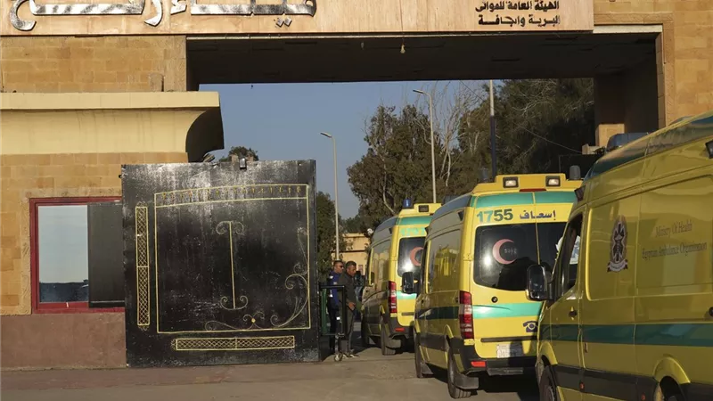 الصحة الفلسطينية: الاحتلال يتعمد عرقلة سفر الحالات المرضية عبر معبر رفح البري