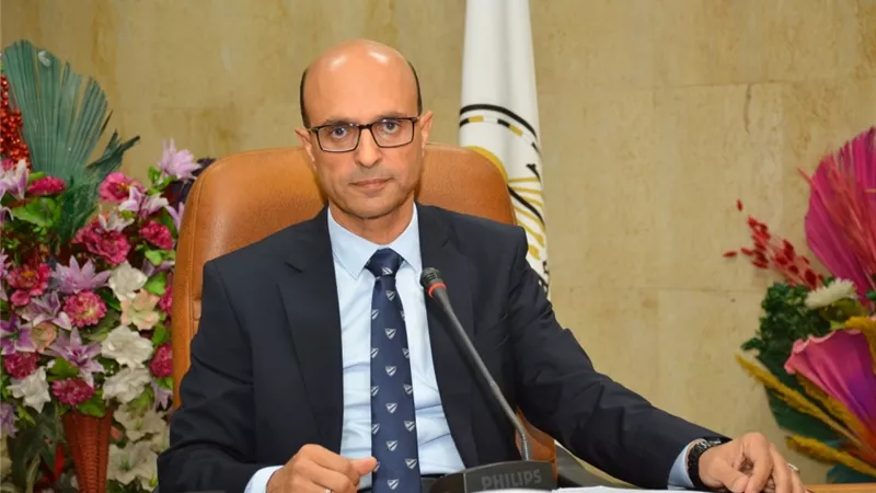 المنشاوي يعلن فتح باب الترشح لشغل منصب عمادة (٦) كليات بجامعة أسيوط