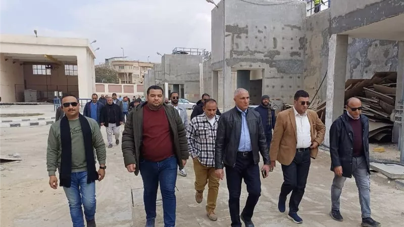مسئولو الإسكان يتفقدون مشروعات التطوير الجارية بمدينة العبور