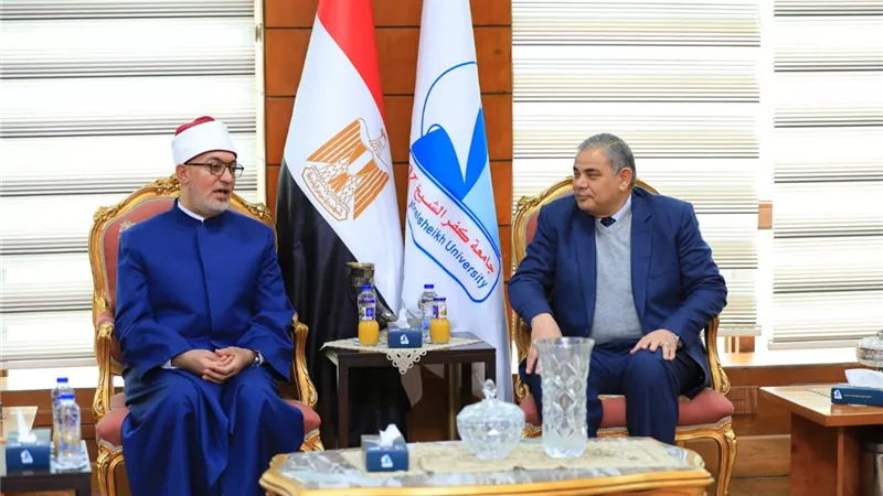 رئيس جامعة كفر الشيخ يستقبل مفتي الجهورية لإلقاء ندوة توعوية