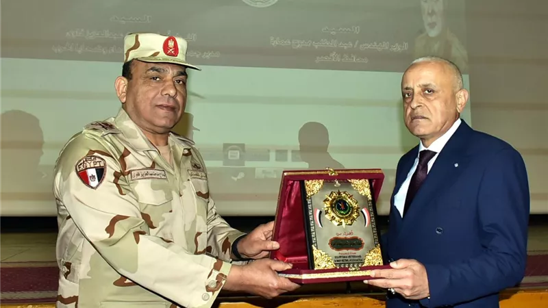 محافظ الأقصر يشهد الاحتفال بيوم الشهيد