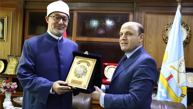 تمهيدًا لإنشار فرع جديد..محافظ كفر الشيخ يستقبل مفتي الجمهورية