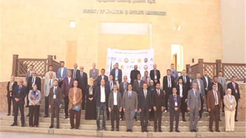 أيمن عاشور: الإتحادات الطلابية شريك أساسي في تطوير الحياة الجامعية