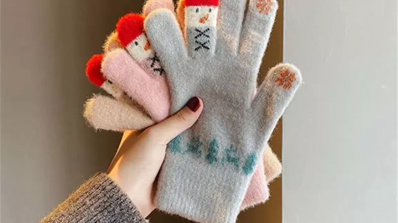 دراسة صادمة: القفازات أرض خصبة للبكتيريا
