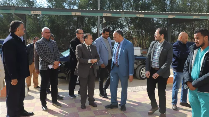 رئيس جامعة جنوب الوادي يتفقد العمل بمستشفى الحرم الجامعي
