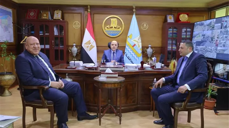 محافظ كفرالشيخ يناقش مشاكل الدوائر مع أعضاءمجلسي النواب والشيوخ
