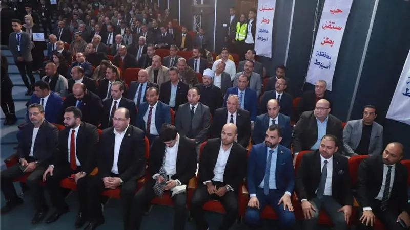 بتوزيع جهاز60عروسة و30عمرة احتفالية بحضورالأمين العام لمستقبل وطن