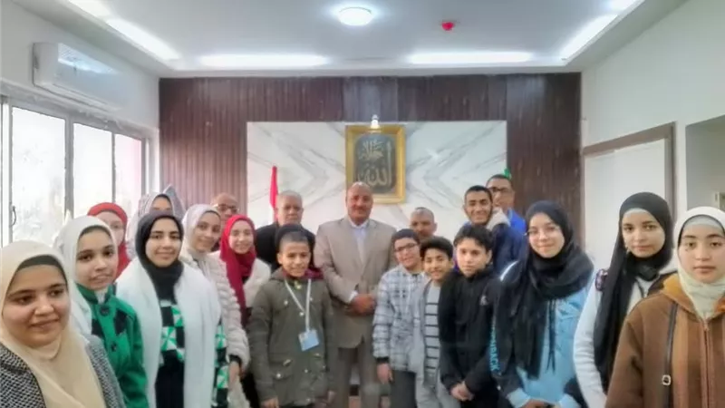 مدير تعليم المنيا يلتقي الطلاب المشاركين في مسابقة القرآن الكريم