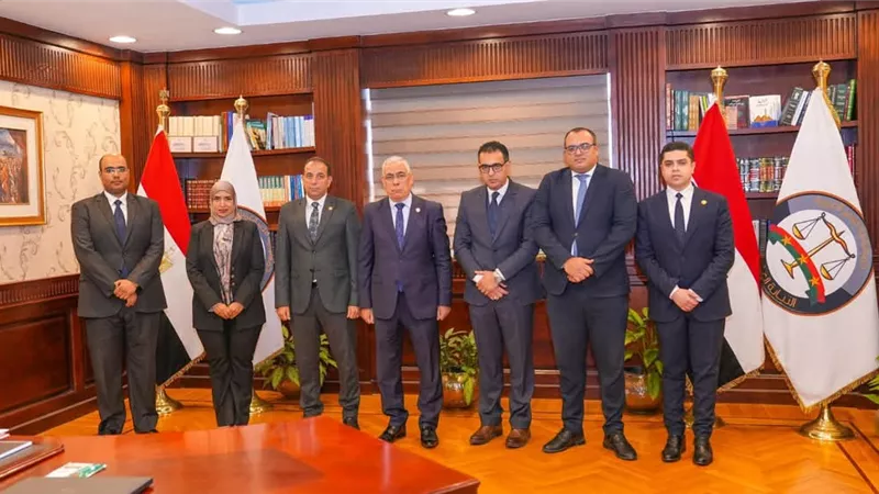 النائب العام يستقبل رئيس الاستئناف للشئون الاقتصادية وغسل الأموال