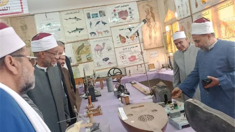 افتتاح معرض الوسائل التعليمية بالعاشر من رمضان