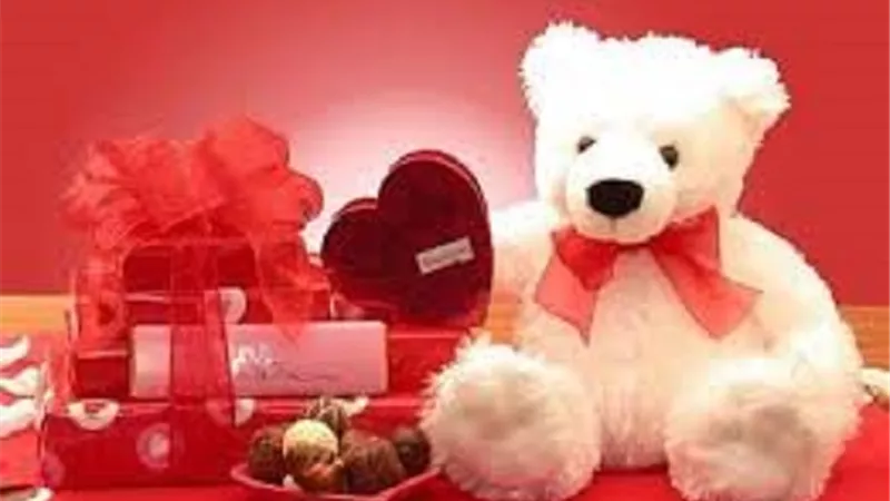 هدايا ودباديب عيد الحب..الاتجار فيها حلال أم حرام