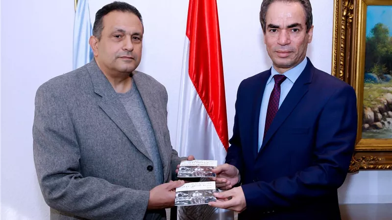 أسرة الشيخ مصطفي إسماعيل تهدي إذاعة القرآن الكريم ١٨ تلاوة