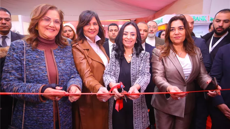 وزيرة التضامن تفتتح معرض «ديارنا للحرف اليدوية والتراثية» .. صور