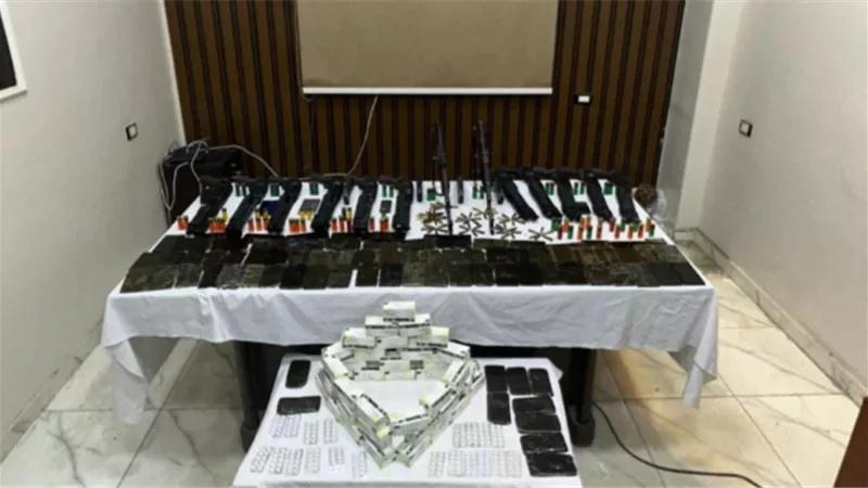 مصرع عنصرين اجراميين وضبط 4 ٱخرين فى تبادل لإطلاق النار مع الشرطة