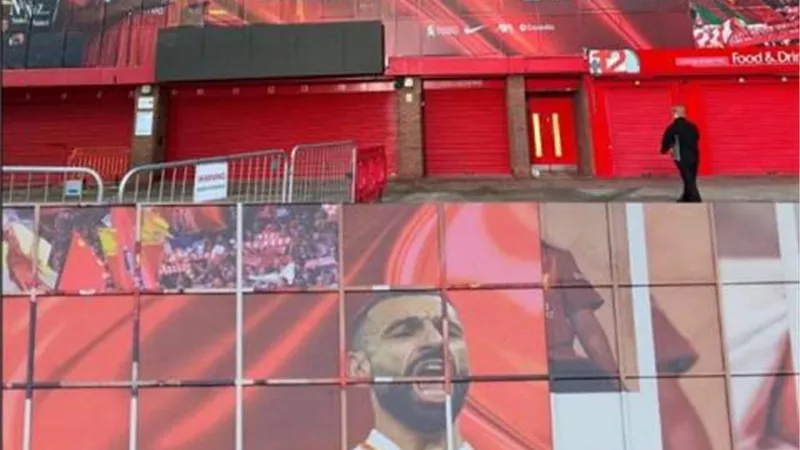 ليفربول يصدم جماهيره بشأن التجديد لصلاح وفان دايك