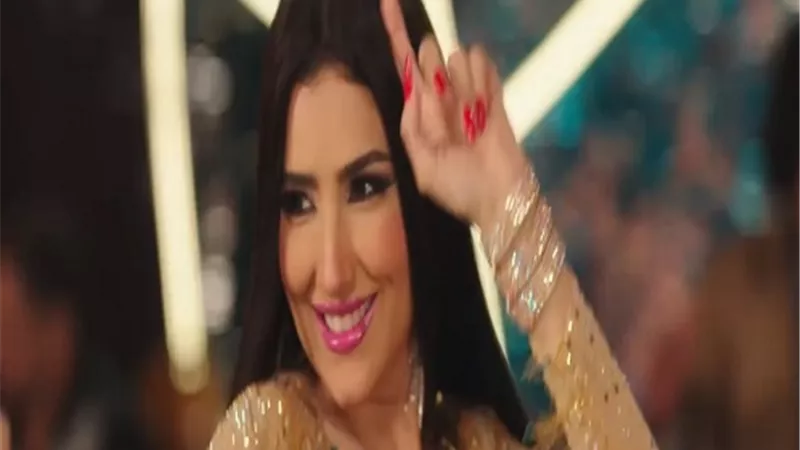 مي عمر تكشف عوالم الرقص الشرقي فى 