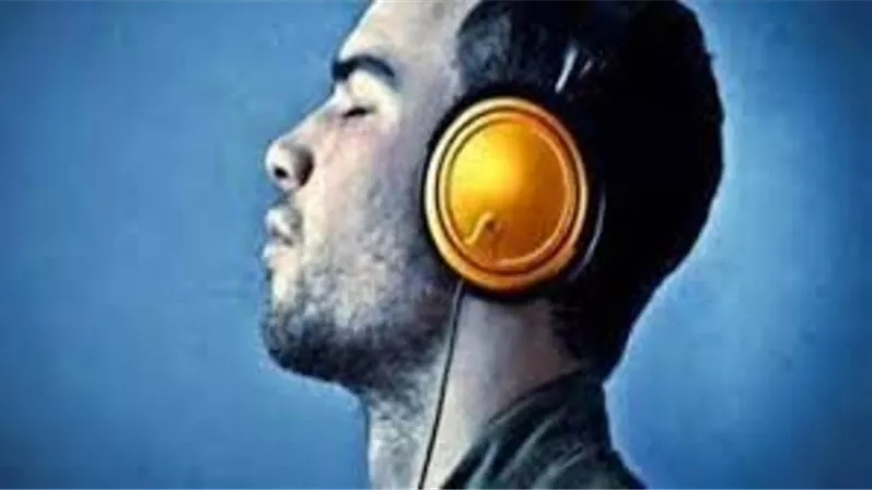 مع اقتراب حلول شهر القُرآن..حكم ثواب من لا يقدر على قراءته ويُصغى