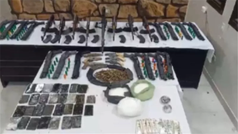 مقتل 3 عناصر إجرامية وإصابة آخرين فى معركة الشرطة مع مهربى السلاح