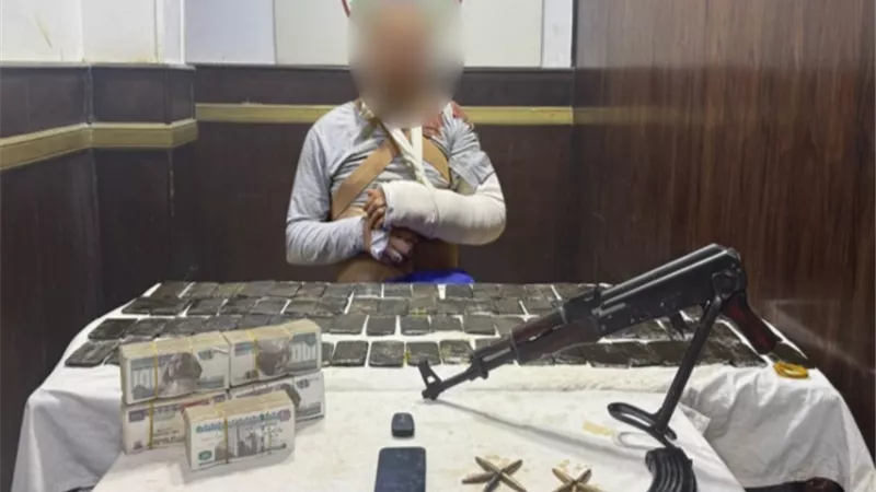 13 كيلو حشيش وأسلحة نارية بحوزة شخصين بالقاهرة