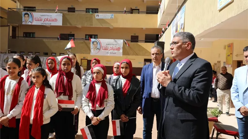 محافظ الجيزة يكرم ١٥ طالبة من حفظة القرآن