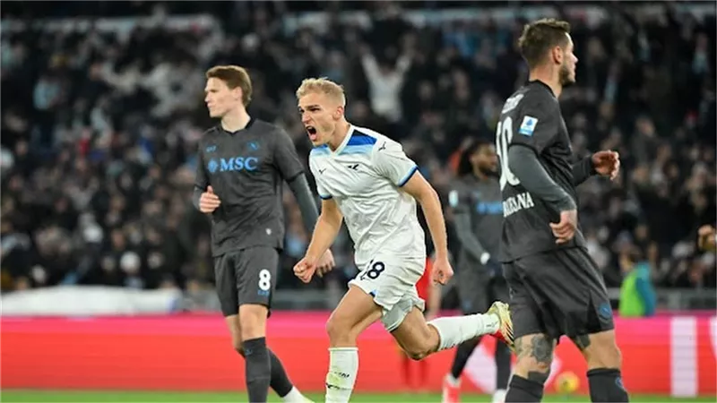 هدية لـ إنتر .. لاتسيو يخطف التعادل من نابولي في الدوري الإيطالي