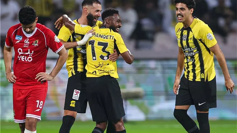 الاتحاد يسحق الوحدة 4 / 1 ويزيد الفارق مع الهلال بالدوري السعودي