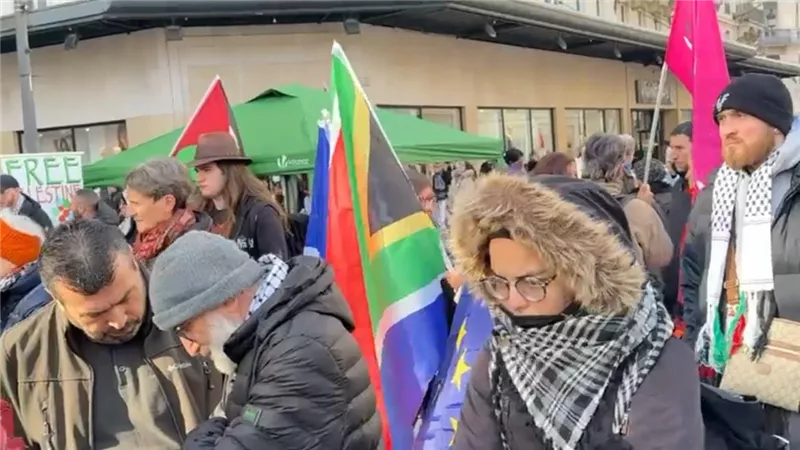 مظاهرة حاشدة في ليون الفرنسية دعمًا للقضية الفلسطينية ورفضًا لمخططات التهجير