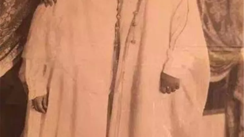 حكاية حب وغرام حسين صدقى لـ زوجته ..ذكرى رحيله