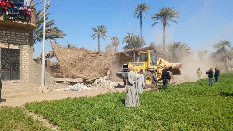 محافظ أسيوط: إزالة 14 حالة تعدي على أراضي زراعية وأملاك دولة