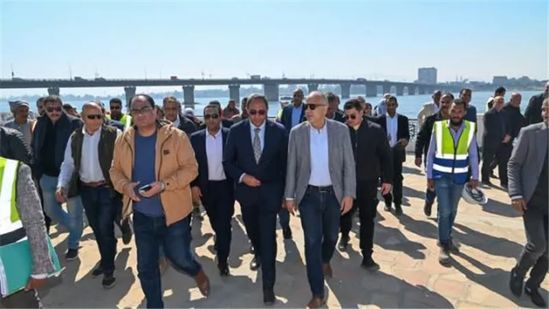 وزير الري يتفقد مشروعات الموارد المائية في قنا