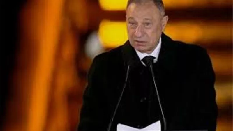 الأهلي يوجه رسالة إلى جماهيره بشأن الحالة الصحية للخطيب