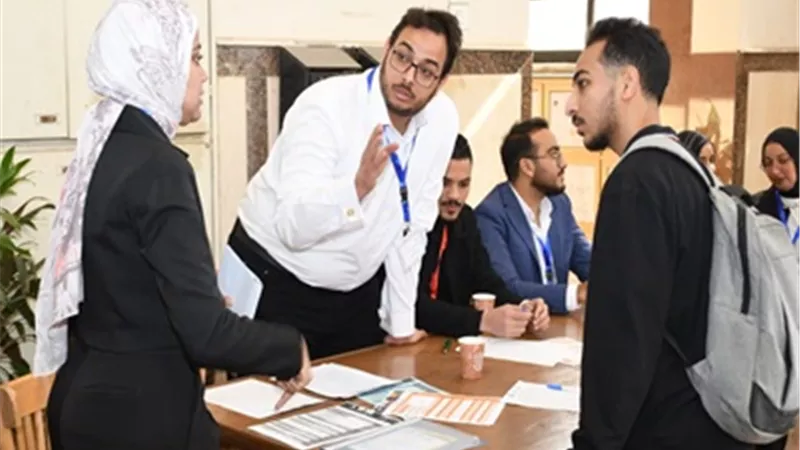 انطلاق ملتقى الخريجين والتوظيف لطلاب علوم عين شمس