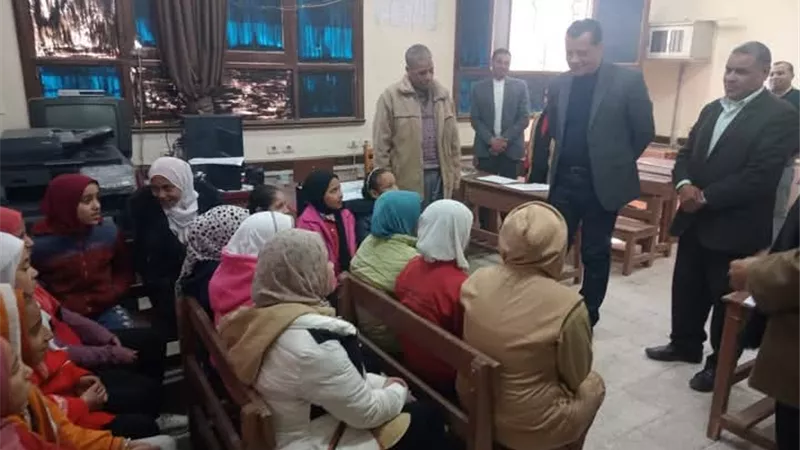 مدير تعليم سوهاج يتابع انتظام الدراسة بمدرسة نجع الشوش