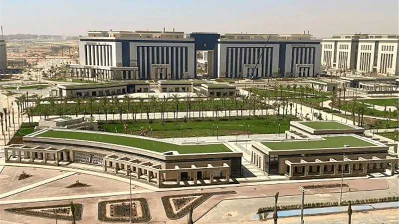 شاهد أول فيديو لأكبر قافلة مساعدات تنطلق لـ
