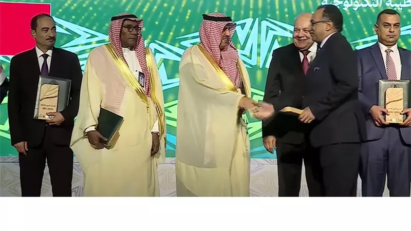 تكريم جامعة طيبة بالأقصر فى حفل تصنيف الجامعات العربية بالسعودية
