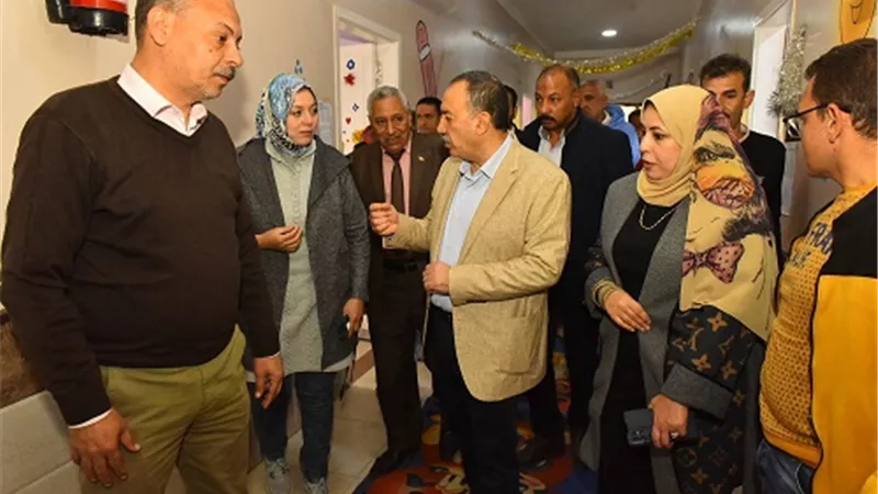 محافظ أسيوط يتفقد أعمال التطوير بمركز الخدمات المتكاملة للتضامن