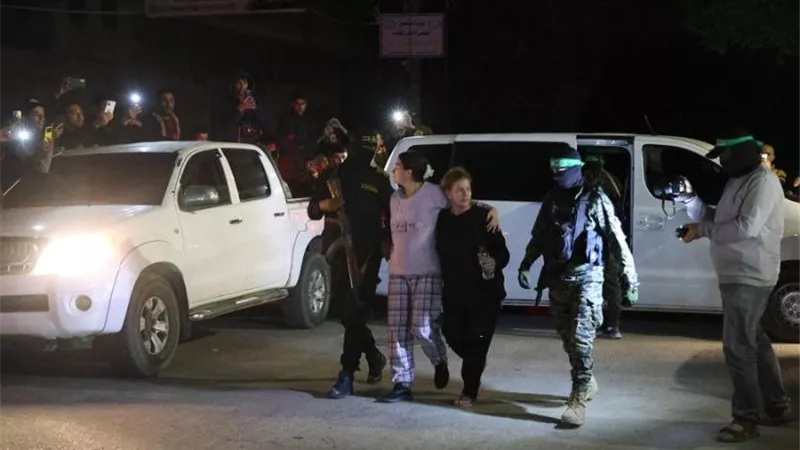 مسئول أمني إسرائيلي: نعمل على تأمين إطلاق سراح 6 محتجزين أحياء يوم السبت