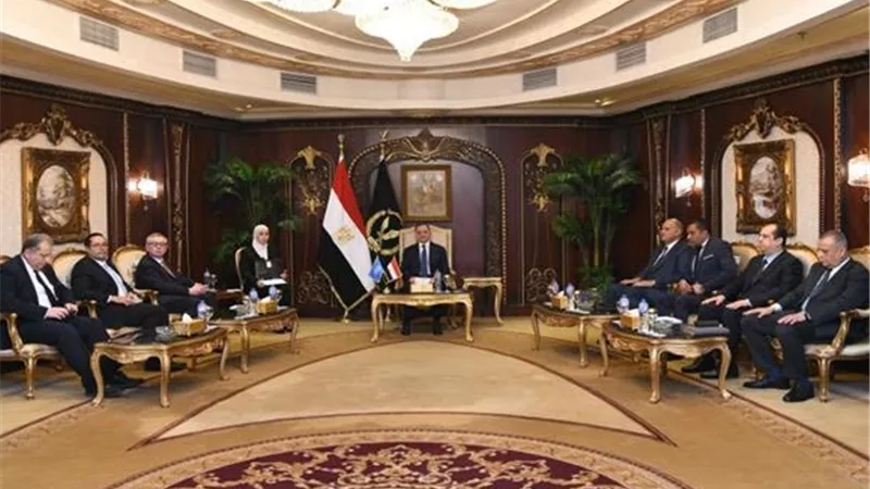 وزير الداخلية يستقبل مُساعد الأمين العام لمُنظمة الأمم المتحدة