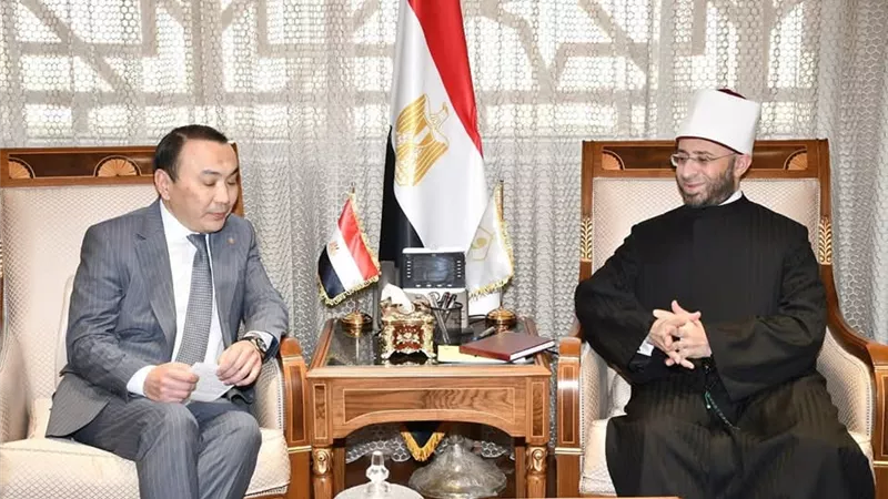 وزير الأوقاف يبحث مع سفير كازاخستان التعاون الديني والثقافي