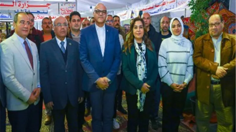 وزيرة التنمية المحلية ومحافظ القليوبية يفتتحان معرض أهلاً رمضان بشبرا الخيمة