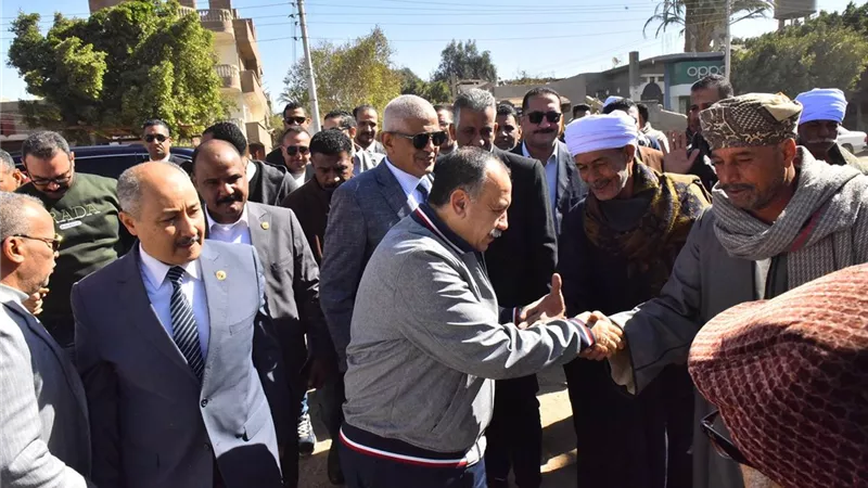 محافظ أسيوط يتفقد مركز طب صحة الأسرة بقرية المطيعة