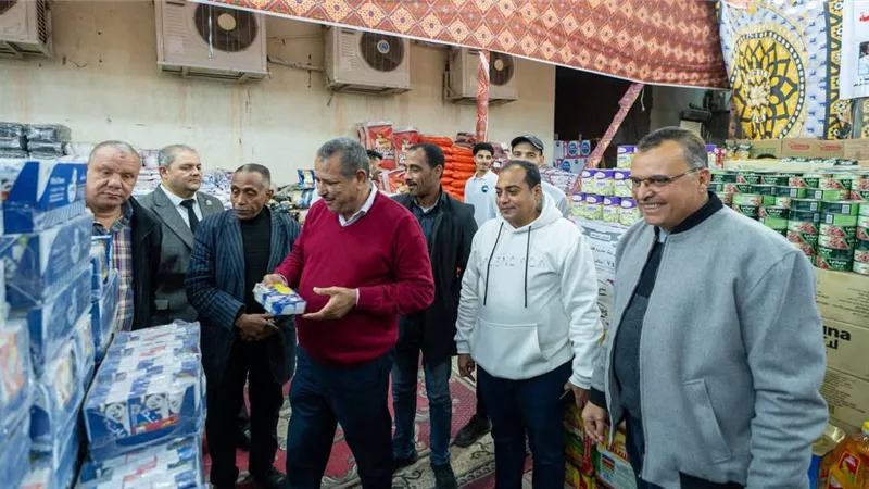 حزب مستقبل وطن يفتتح معرض سلع الغذائية بالغردقة