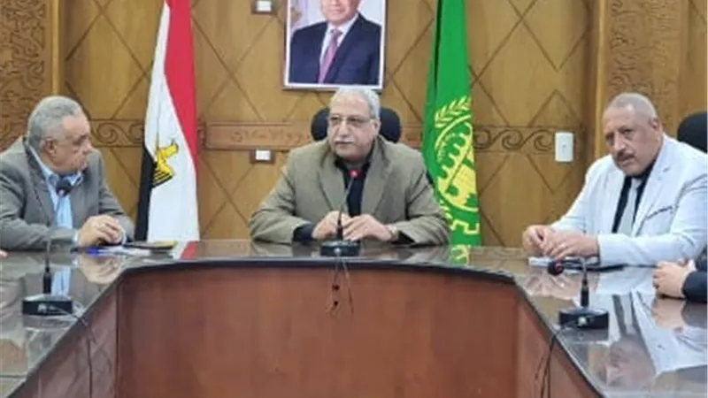 مدير تعليم القليوبية يشدد على أهمية المتابعة اليومية للمدارس
