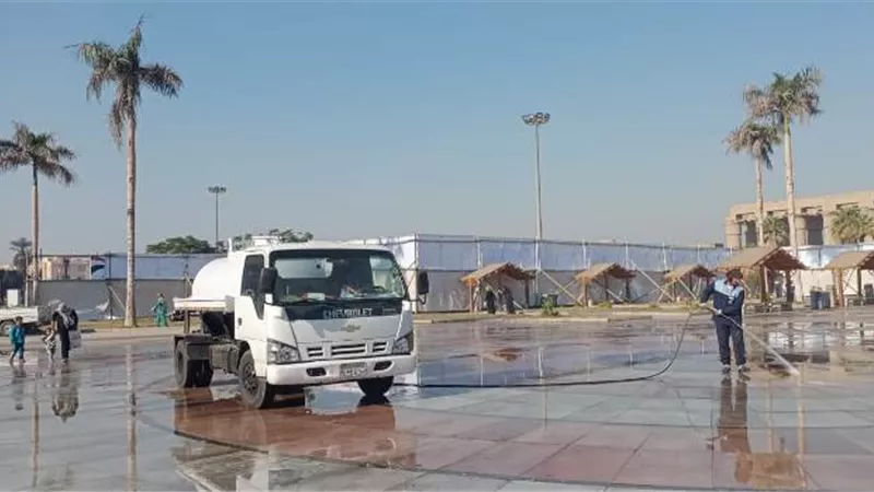 مدينة الأقصر تنفذ حملة نظافة شاملة بساحة أبوالحجاج