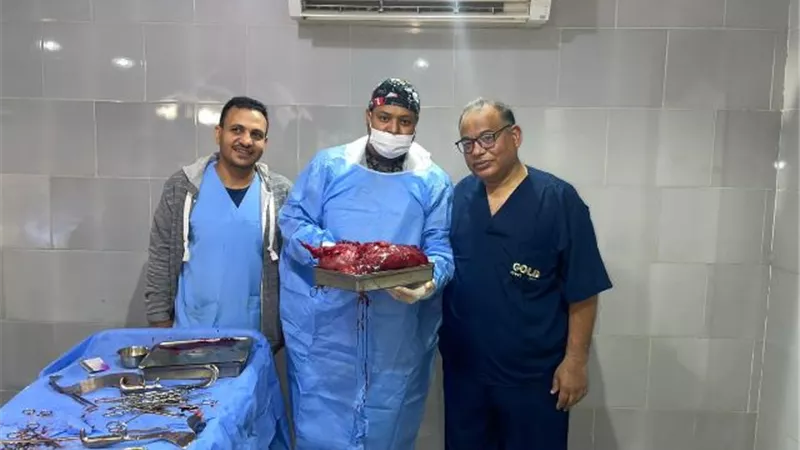 استئصال ورم ضخم وإنقاذ أم وطفلها في مستشفى قنا العام