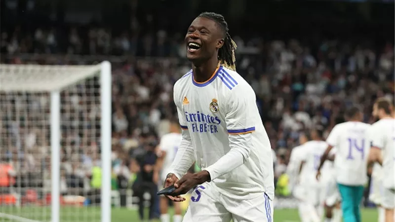 ريال مدريد يوافق على رحيل كامافينجا فى الصيف المقبل